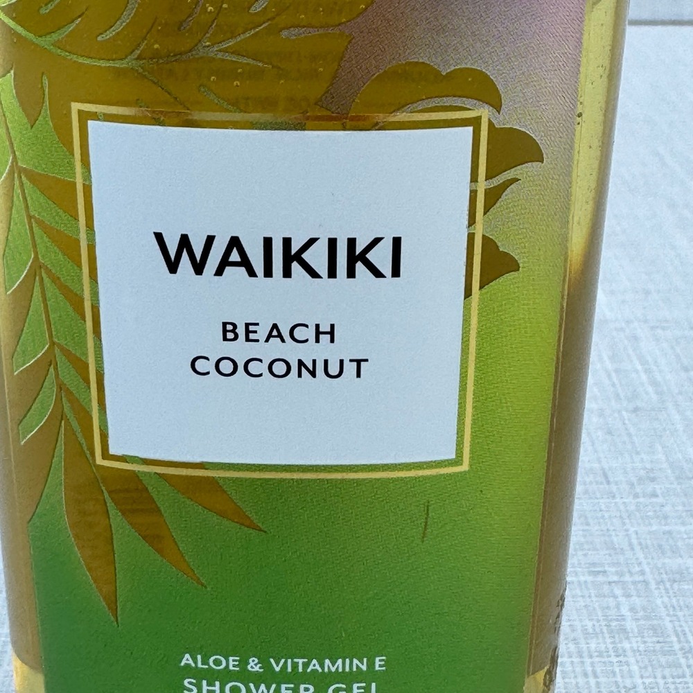 Bath & Body Works Waikiki Beach Coconut Aloe Vitamin E Shower‎ Gel